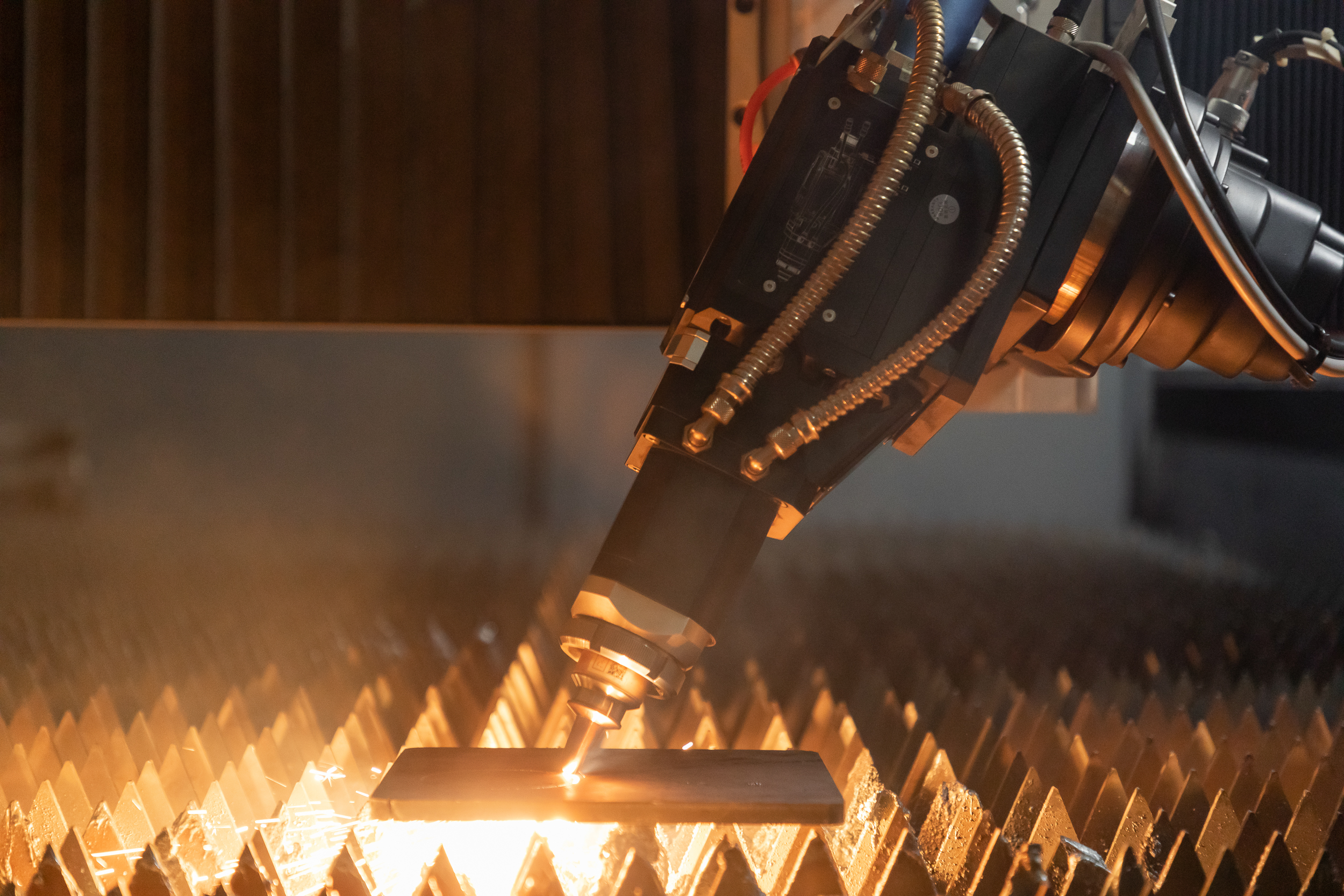 Versatility in Action: Applications of 4000W Laser Cutting Machines Across Industries